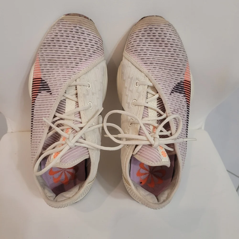 Nike Air Zoom  Women's Cream and Orange Athletic Shoes Size US7/EUR 38